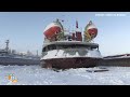 The hardest job in the world? Siberian shipyard workers carve ships out of ice at -40C | News9  - 03:21 min - News - Video
