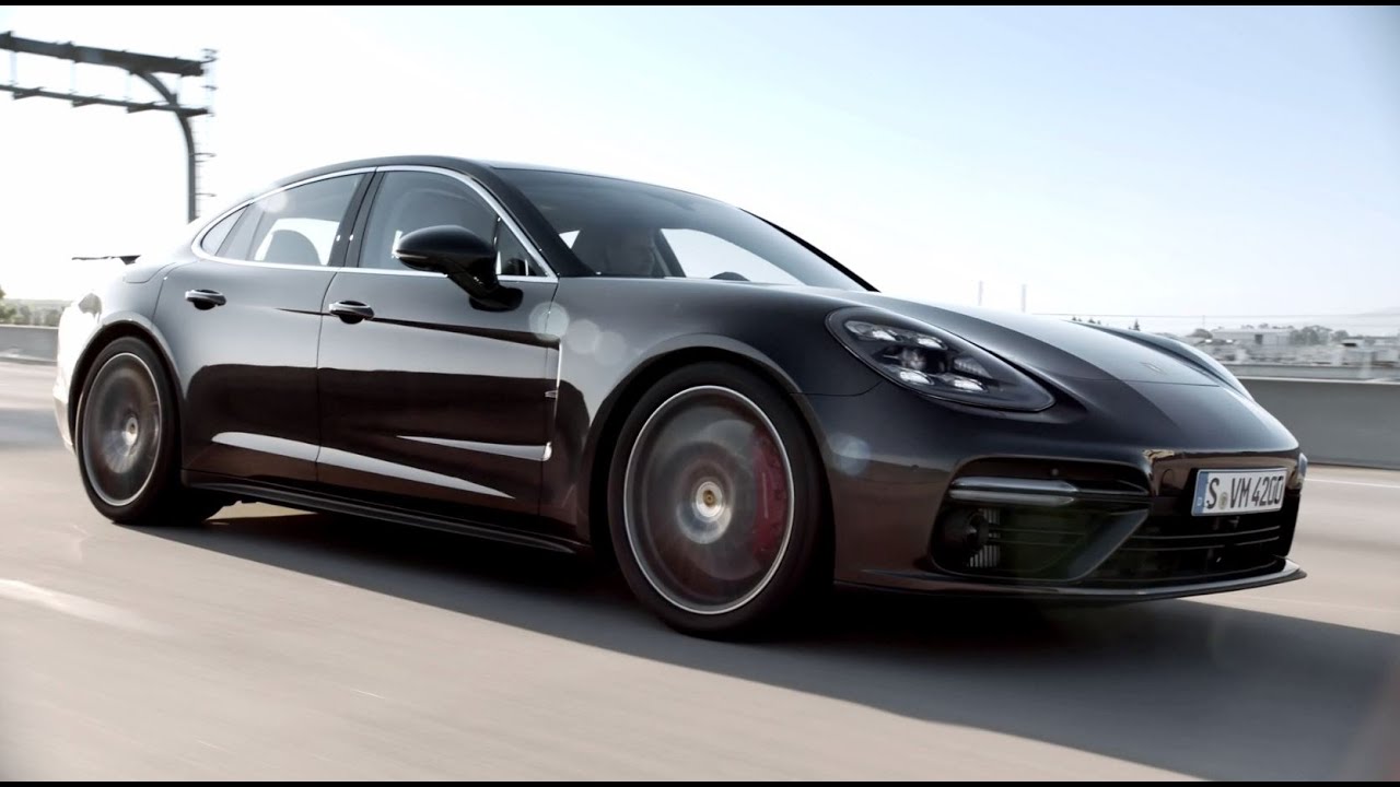 The new Panamera. Courage changes everything.
