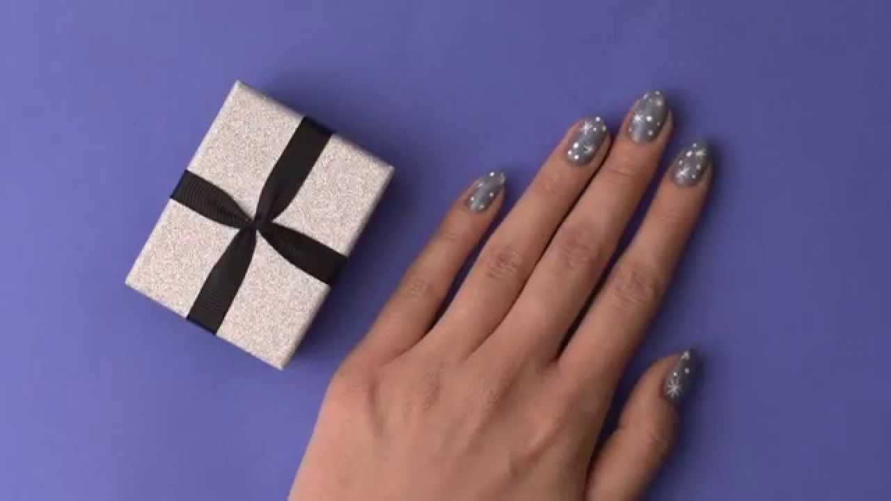 Novogodišnji Avon nailart tutorijal - Pahuljice