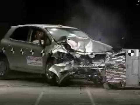 Відео аварійне тест Toyota Auris 5 Двері 2006 - 2010