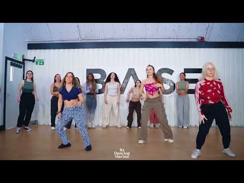 Tito el bambino Baila Morena Reggaeton class