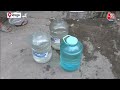 Bengaluru Water Crisis: बेंगलुरु में पानी की जबरदस्त किल्लत, घंटों पानी के लिए लाइन में लग रहे लोग  - 01:58 min - News - Video