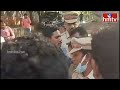 తమాషాలు చేస్తున్నారా..  నేను చూడని ప్రభుత్వమా.. |  YS Vijayamma Warning to Police | hmtv - 02:17 min - News - Video