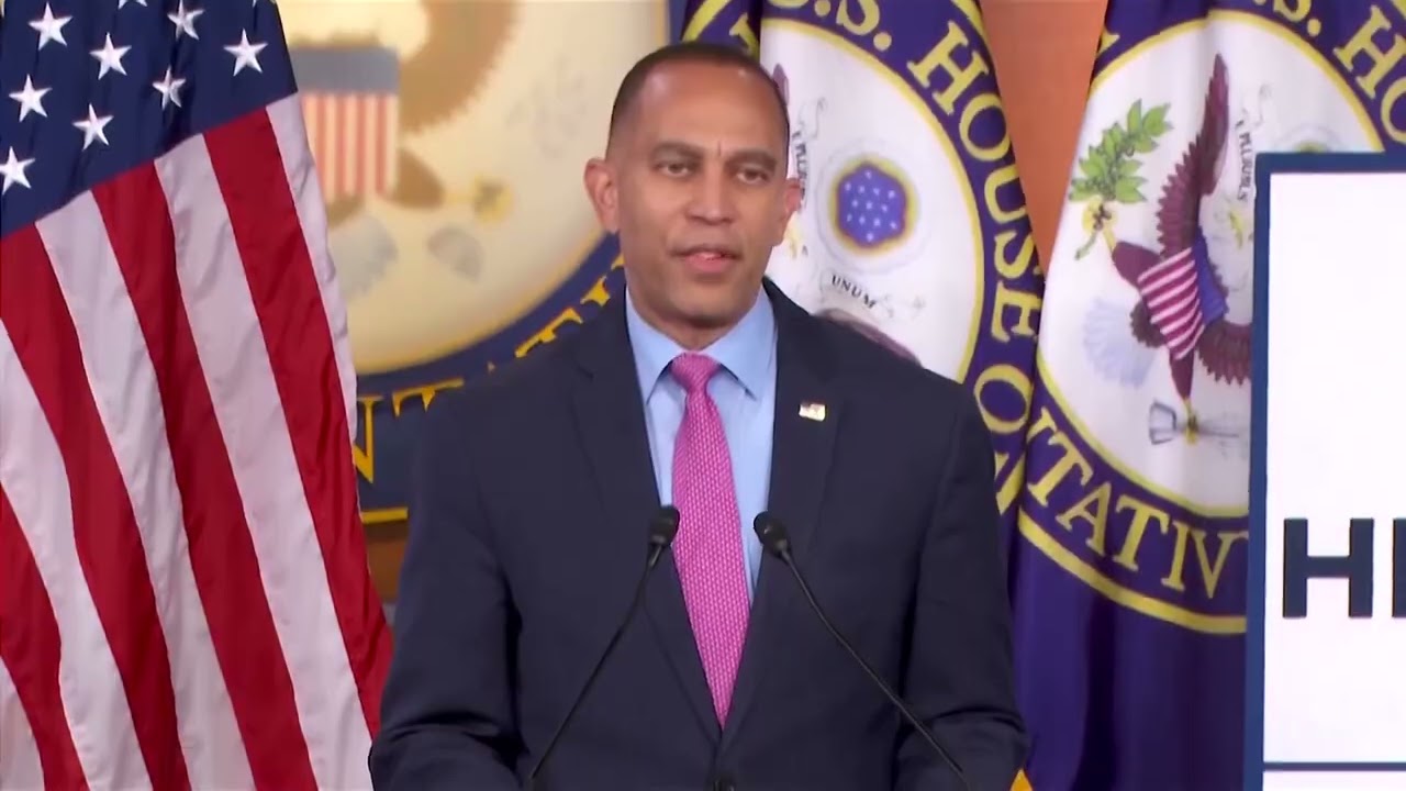 Major US airports to face 10% flight cut due to shutdown | REUTERS