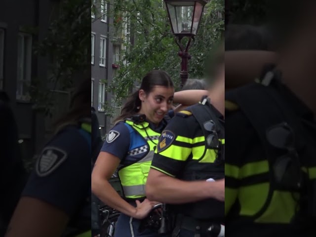 Meneer had op het verkeerde knopje gedrukt... 🚨