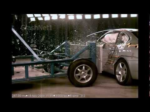 Testul de accident video BMW Seria 3 E90 din 2008