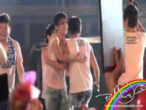 TVXQ チャンミンが可愛いユノ♪ Yunho dotes on Changmin
