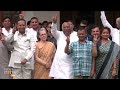 INDIA Alliance Leaders Conclude Meeting with Victory Sign | News9