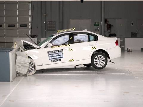 crash test Video BMW seri 3 E90 2005-2008