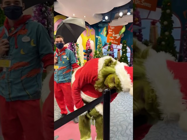 Grinch funny moments #funnyvideo #usa #funny #kid #children #grinch #universalstudios