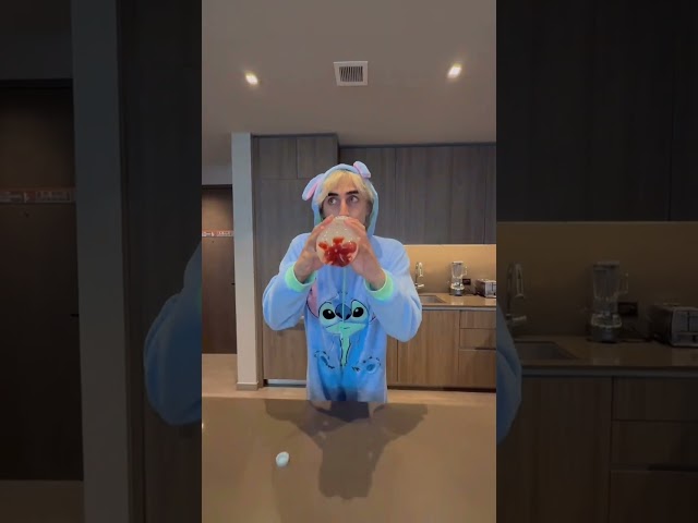 VINCI HA BEVUTO IL KETCHUP? 😂😱