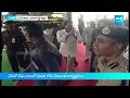 CM YS Jagan Entry at Anakapalli Public Meeting | YSR Cheyutha @SakshiTV  - 04:48 min - News - Video