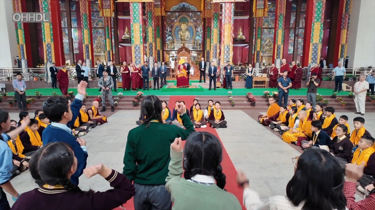 Dalai Lama grants audience to 400 devotees including Ladakhi students