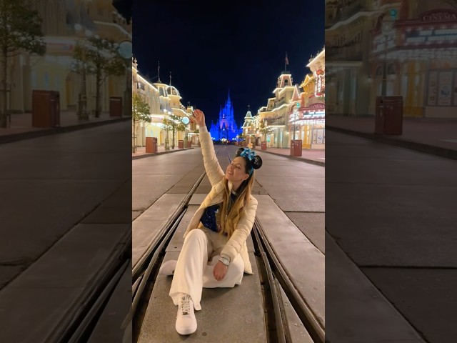 Como eu consegui essa foto sozinha no castelo da Disney?