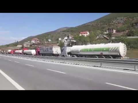 Kolona të gjata në kufirin Shqipëri-Kosovë- 19.04.2019 - Klan Kosova