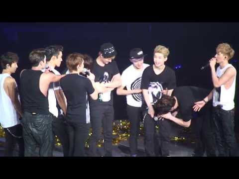 130706 SS5 SG Playful Kyuhyun & Members Inspecting Henry's Torn Pants