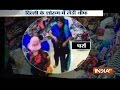 Caught on Camera: Lady gang caught sealing purse at a showroom in Delhi