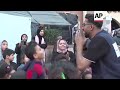 Rafah: Una ONG lleva alegría y alivio psicológico a niños palestinos  - 01:24 min - News - Video