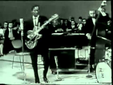 Chuck Berry - Johnny B. Goode (Live 1958) - YouTube