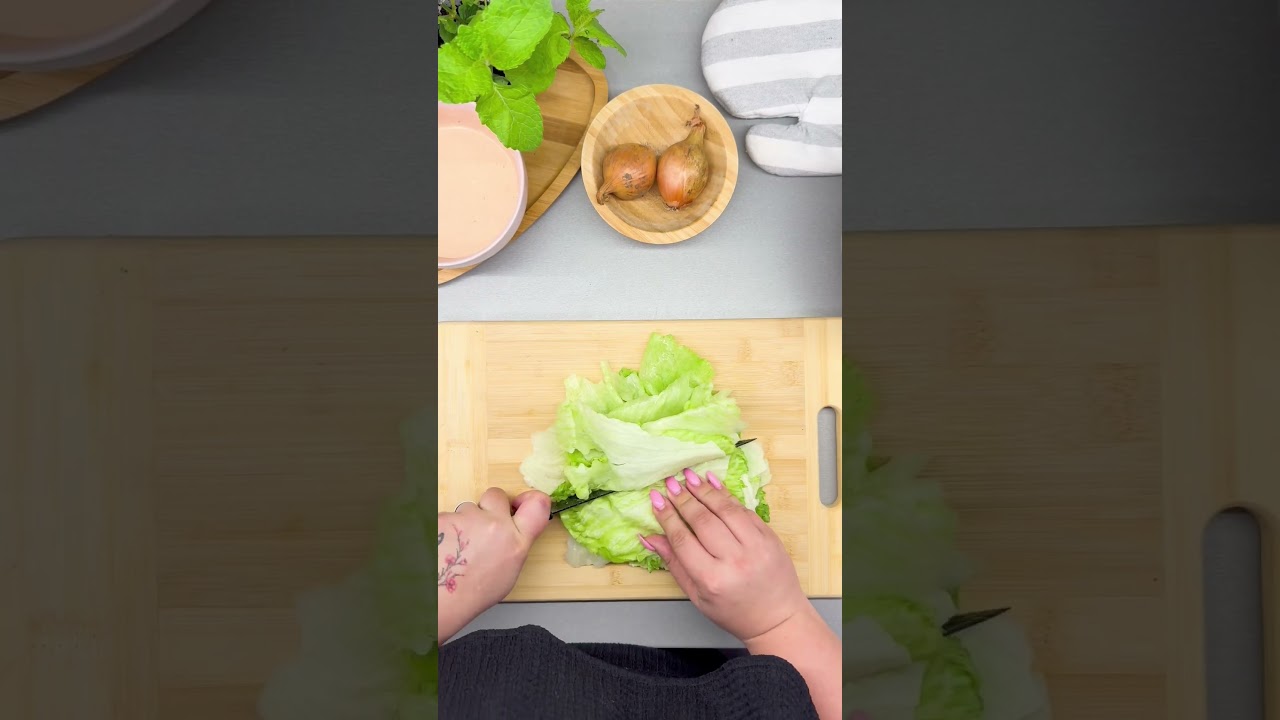 Šťavnatou cibulovou roládu s mletým masem a sýrem si zamiluje celá rodina #toprecepty #foodie #food