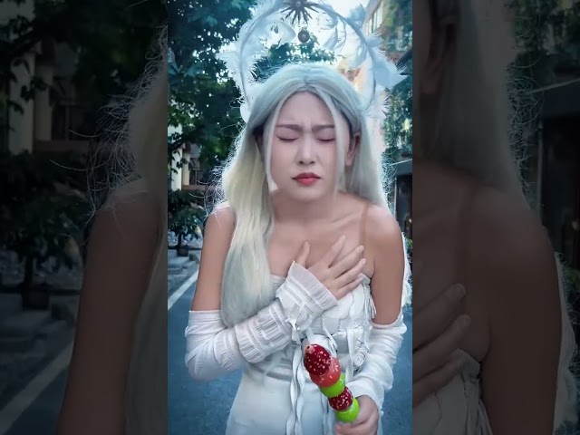Poor Little Harley Quinn's Mother Mistook A Passerby For Her Mother During The Summer Vacation