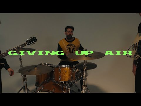 The Temper Trap - Giving Up Air (Official Lyric Vi…