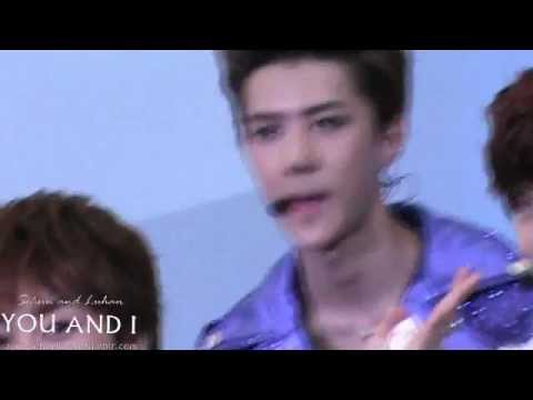 What happened when SEHUN singing (follow)???