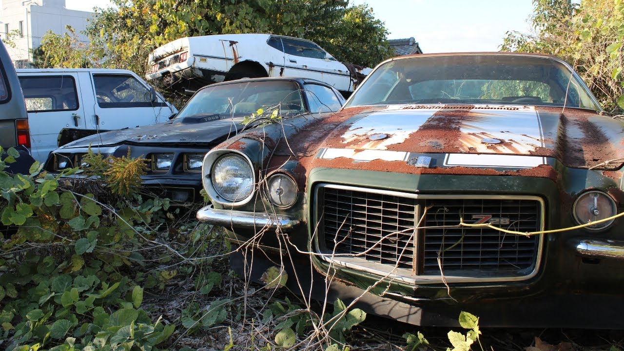 Left to rot - Abandoned American muscle-cars in Japan - YouTube