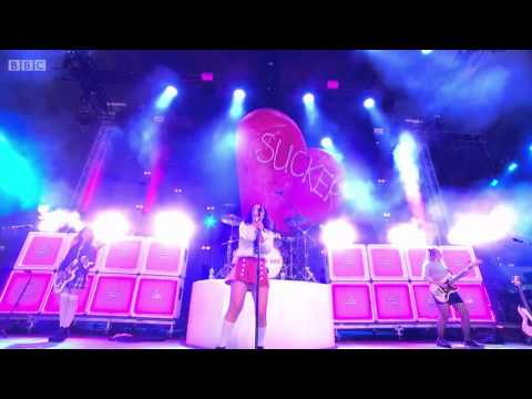 Charli XCX - Body of My Own Live Glastonbury 2015