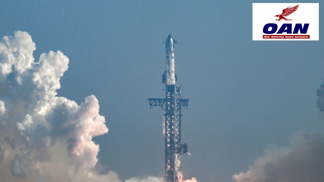 FAA Launches Investigation After SpaceX Starship Booster Crashes Into Gulf