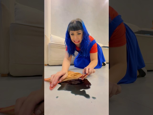 Heloisy só estava tentando limpar o chão 😂😂