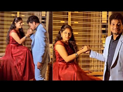 Sreemukhi makes fun of comedian Avinash and his finance Anuja at their photoshoot Sreemukhi makes fun of comedian Avinash and his finance Anuja at their photoshoot