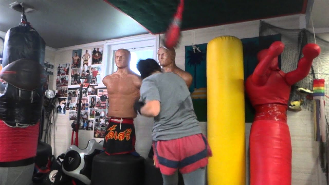 elbows-teeps-and-flying-knees-female-muay-thai-youtube