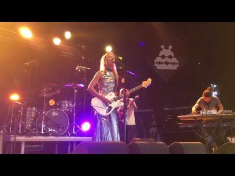Pumarosa - song#3 + Priestess - Live at Lowlands 2016