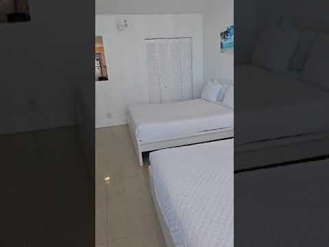 宿泊施設による動画