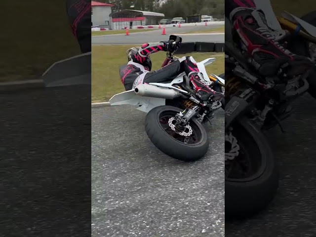 Slideways on the Supermoto! #supermoto