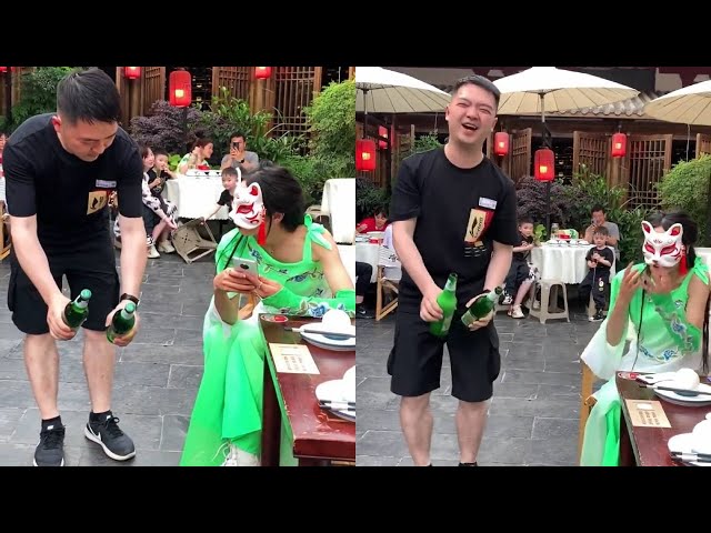 被小哥抢走开瓶神器，下一秒教他做人，一根筷子也能轻松开瓶【猫猫小可爱】