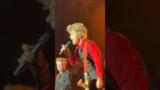 Green Day Hitchin’ a Ride #greenday #minnesota #yachtclub #concert #live #punkrock #festival