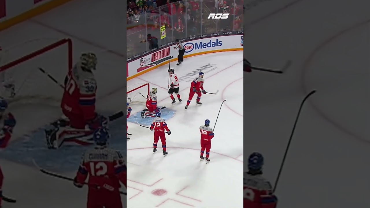 Brady Martin complète la superbe passe de Gavin McKenna pour marquer le premier but du Canada!