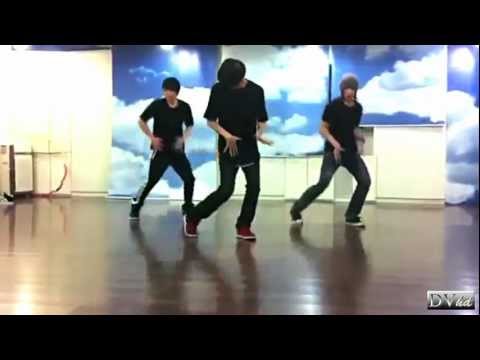 EXO-M - Lay, Xiumin & Greg S. Hwang (dance practice) DVhd