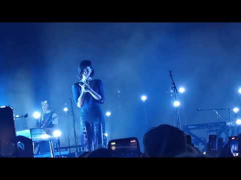 231013 Gracie Abrams - Right now @ Berlin