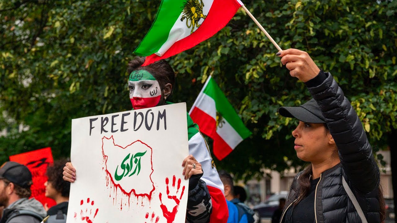 Iran : "L'option militaire est loin d'être théorique aujourd'hui" (David Rigoulet-Roze)