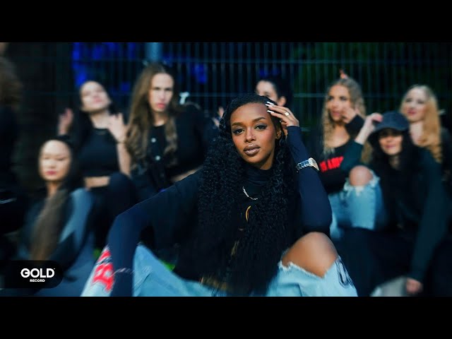 Juicy -  Burai , Mario , Fehér Krisztián