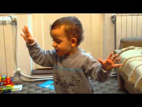 2-годишниот Ѕвездан Михајловски ќе ви ја отпее Жал за Деспина
