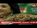 చెన్నై షాపింగ్ మాల్ లో సందడి చేసిన యాంకర్ సుమ | Anchor Suma Visits Chennai Shopping Mall | hmtv  - 02:50 min - News - Video