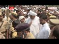 Mukhtar Ansari Death: मुख्तार के जनाजे को लेकर अफजाल और DM में जोरदार बहस | UP Police  - 01:10 min - News - Video