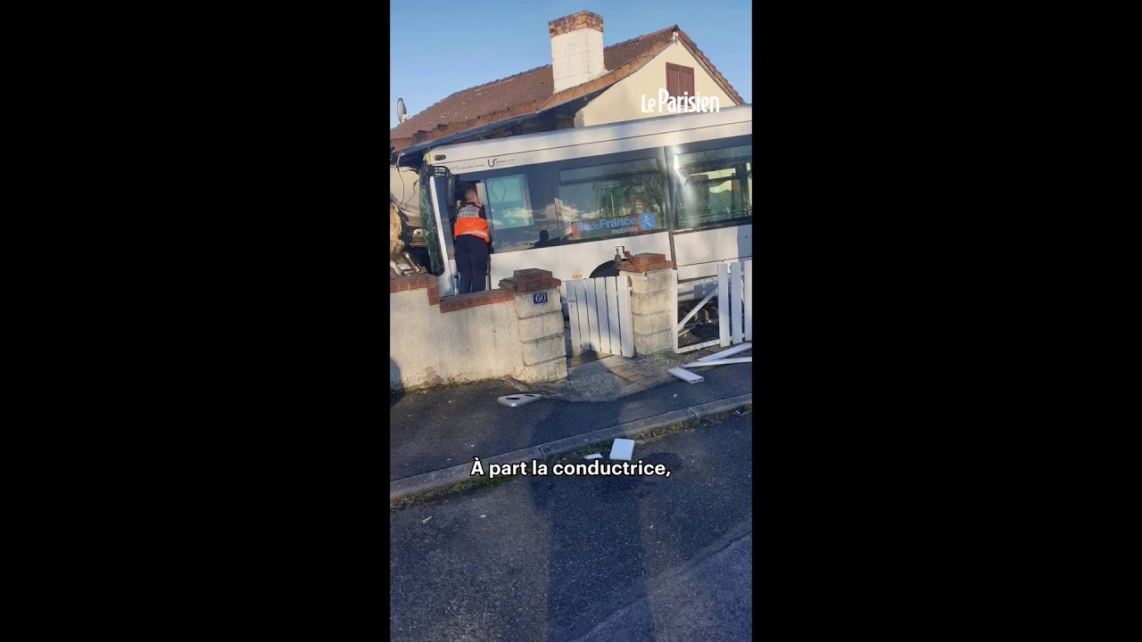 « Une catastrophe » : un bus s'encastre chez eux, leur maison menace de s'effondrer