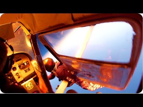Судар на 2 авиони кои носеа 9 падобранци на височина од 3600 метри, снимен од падобранците