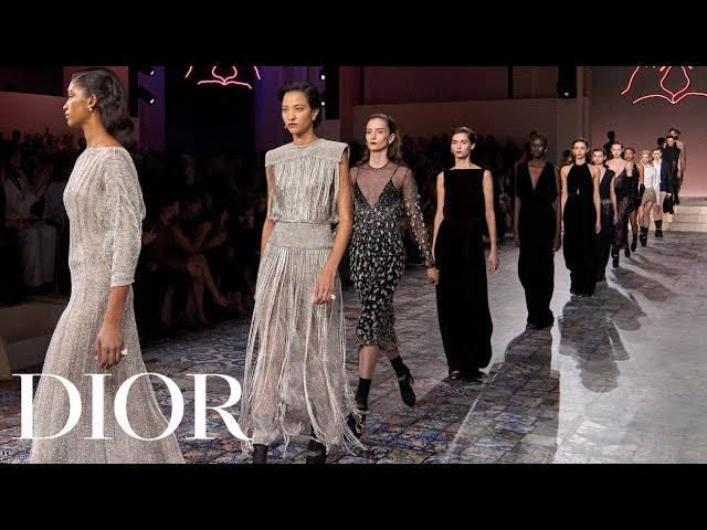 2024秋冬 Dior 簡潔有力的50年代女性氣質，再一次女裝跨越性別界限