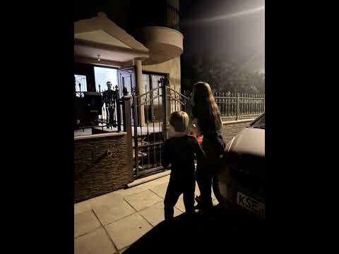 Kids got scared by skeleton snd dropped all sweets halloween #halloweentownhigh #ghoulish